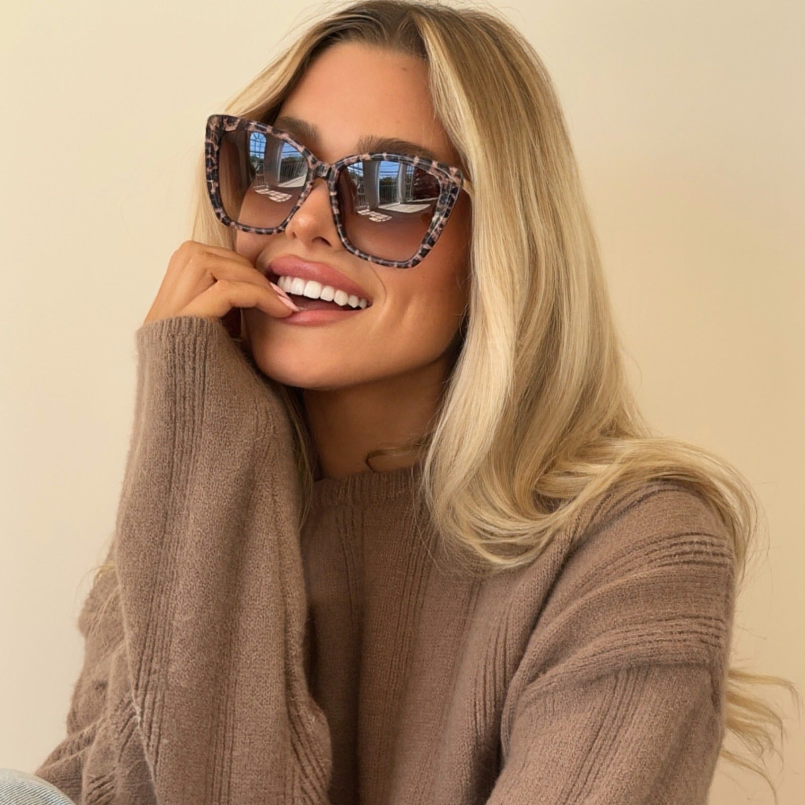 Becky II - Leopard Tortoise Brown Gradient Sunglasses