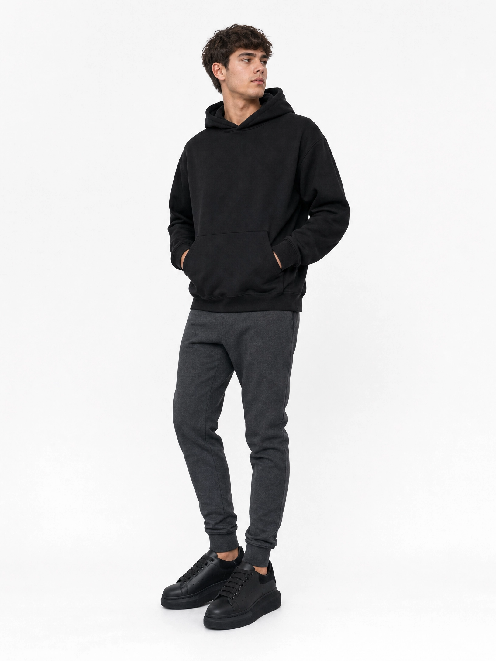 Oversized Sneaker Triple Black