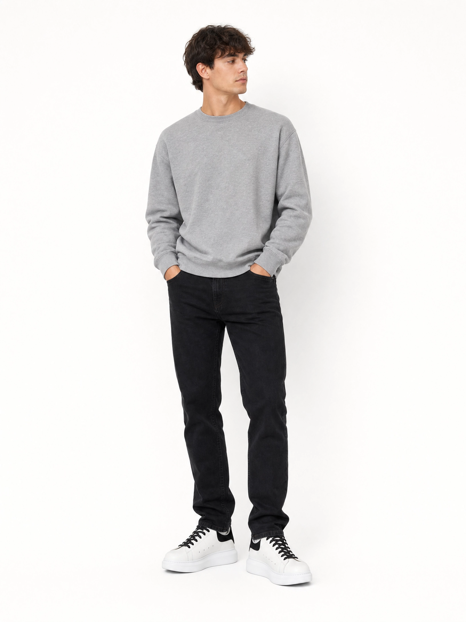 Oversized Sneaker White Black Contrast Lace